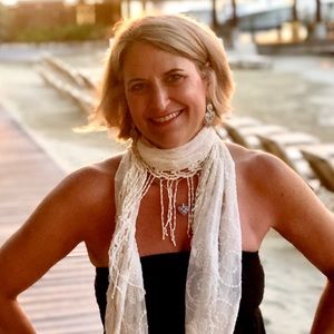 Meet your Posher, Lynette